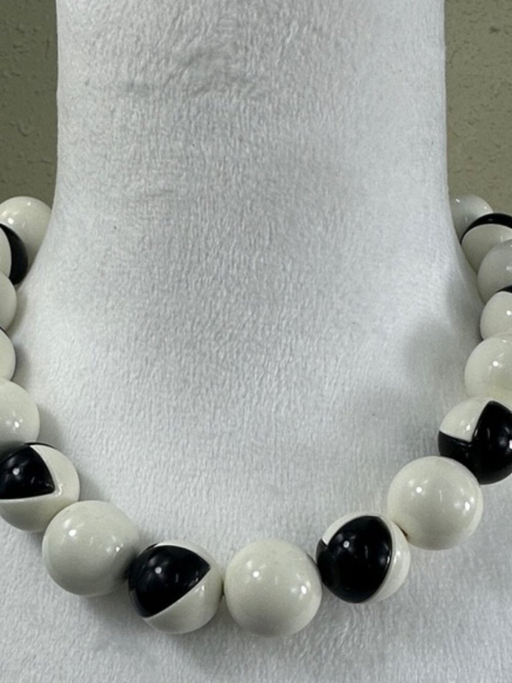 Vintage Mod Black White Acrylic Bead Necklace Chunky Statement Retro 1960s Style